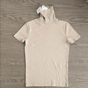 ZARA SHORT SLEEVED TURTLENECK